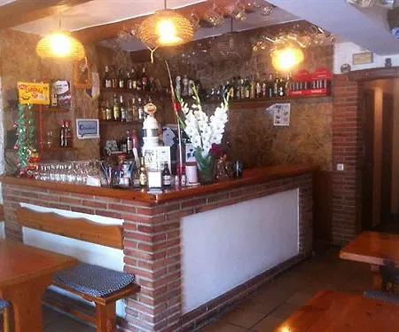 里巴斯旅馆 酒店 *