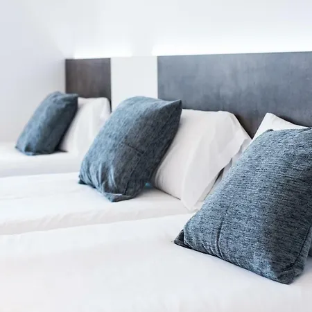 Ribas * Λορέτ Ντε Μαρ