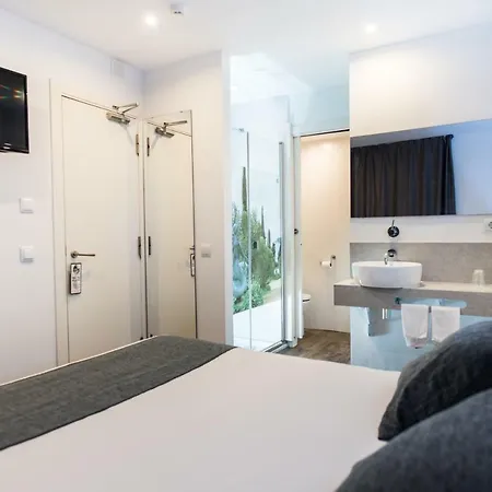 Ribas * Λορέτ Ντε Μαρ